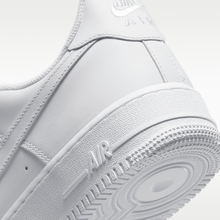 AF1 07 Triple White men's sneaker - heel and outsole detail