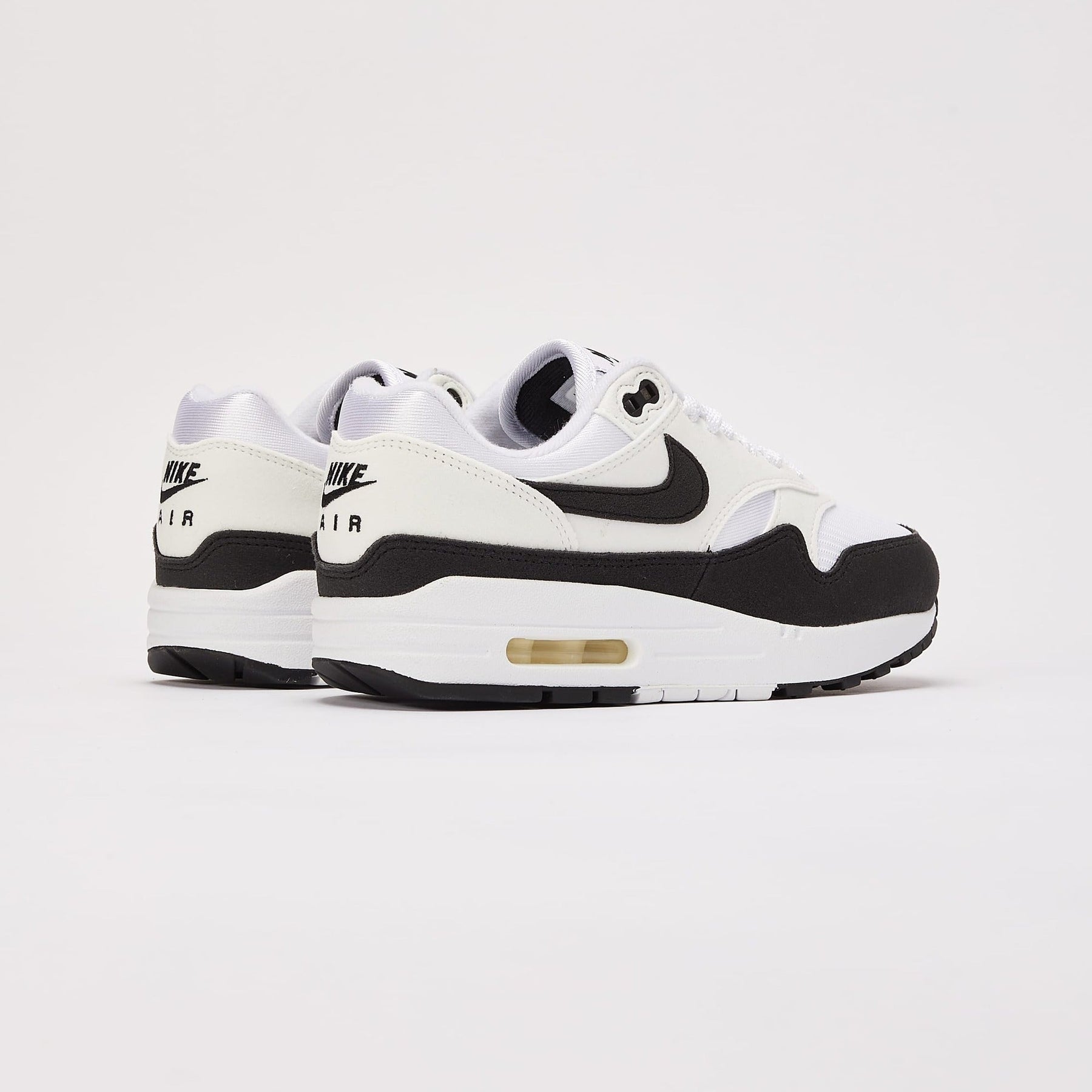 Nk Air Max 1 White Pure Platinum Black rear view