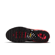 Air Max Plus Black Bright Crimson - Black / Bright Crimson / Black / Black - outsole view